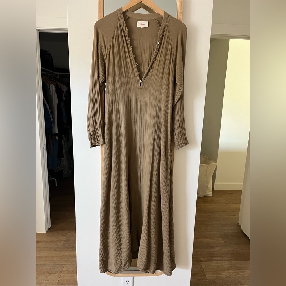 XiRENA Long Sleeve Brown Maxi Dress